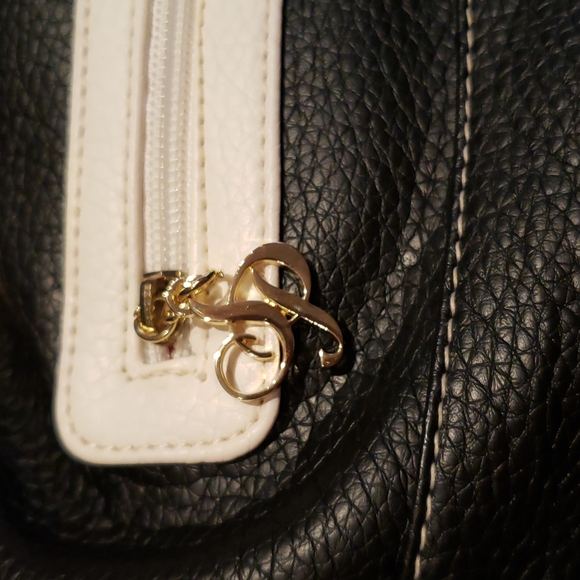 SOUTH POLE Shoulder Handbag New Vegan Pebbled Leather NWT White Black Red 🎉HP🎉 - Picture 4 of 15